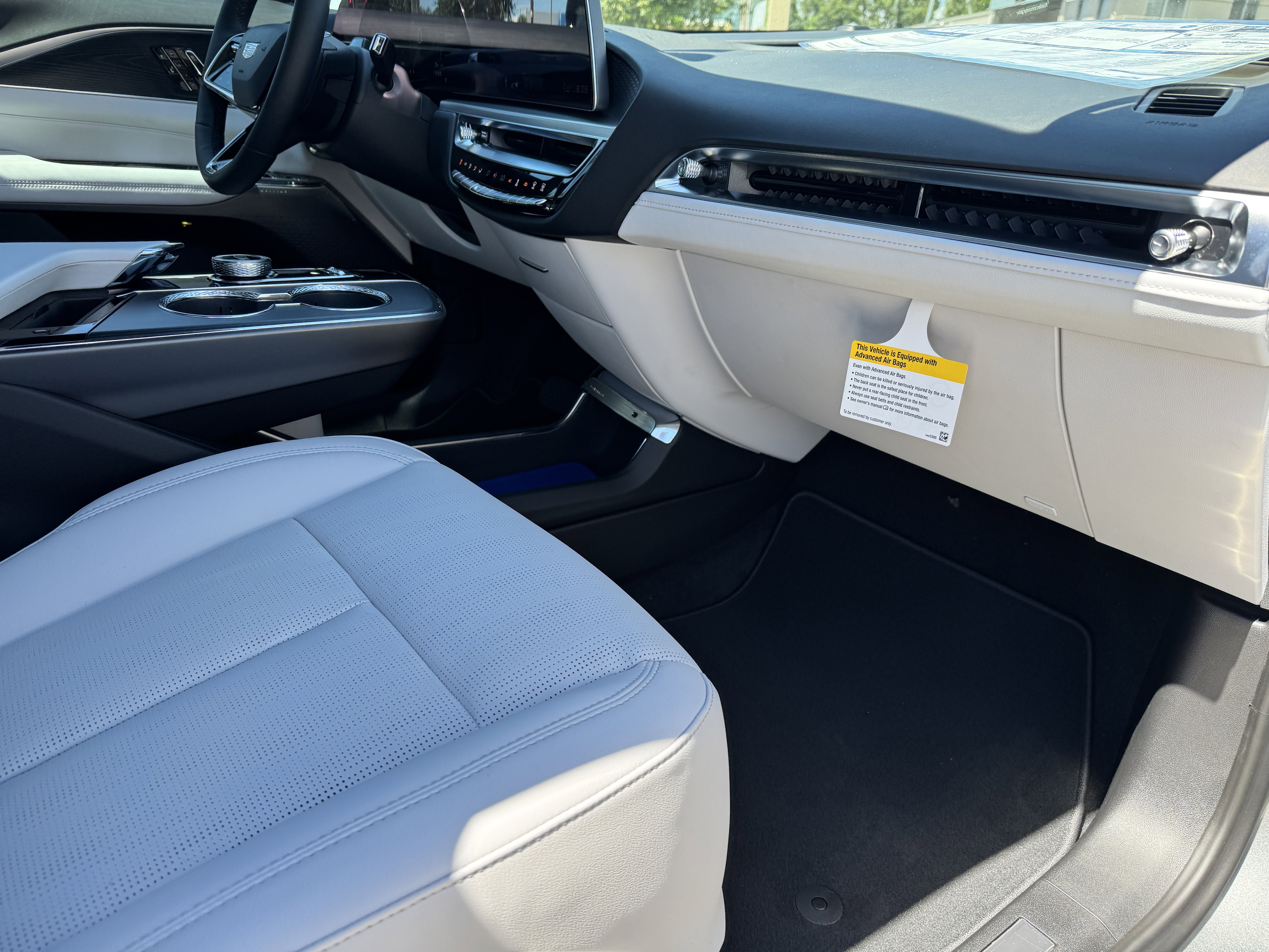 New 2026 Cadillac Lyriq Luxury image 13