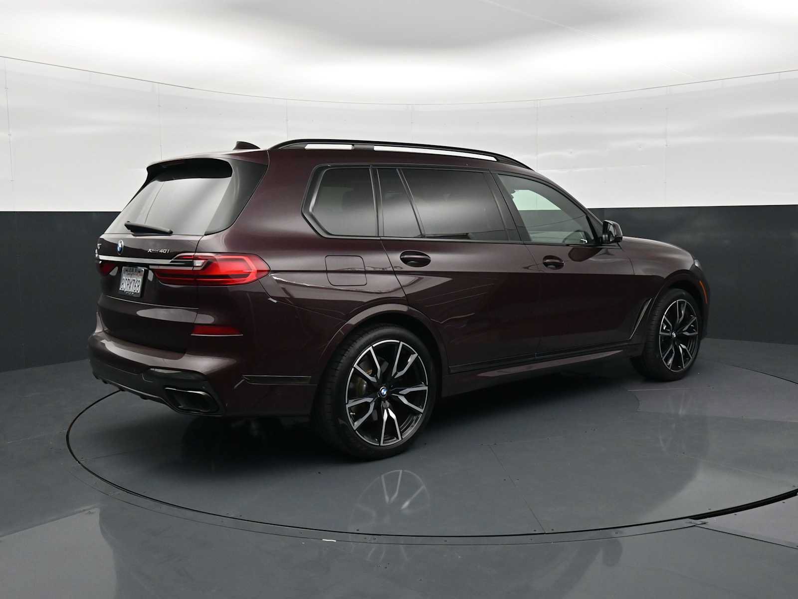 Used 2021 BMW X7 xDrive40i w/ M Sport Package AWD/4WD image 5