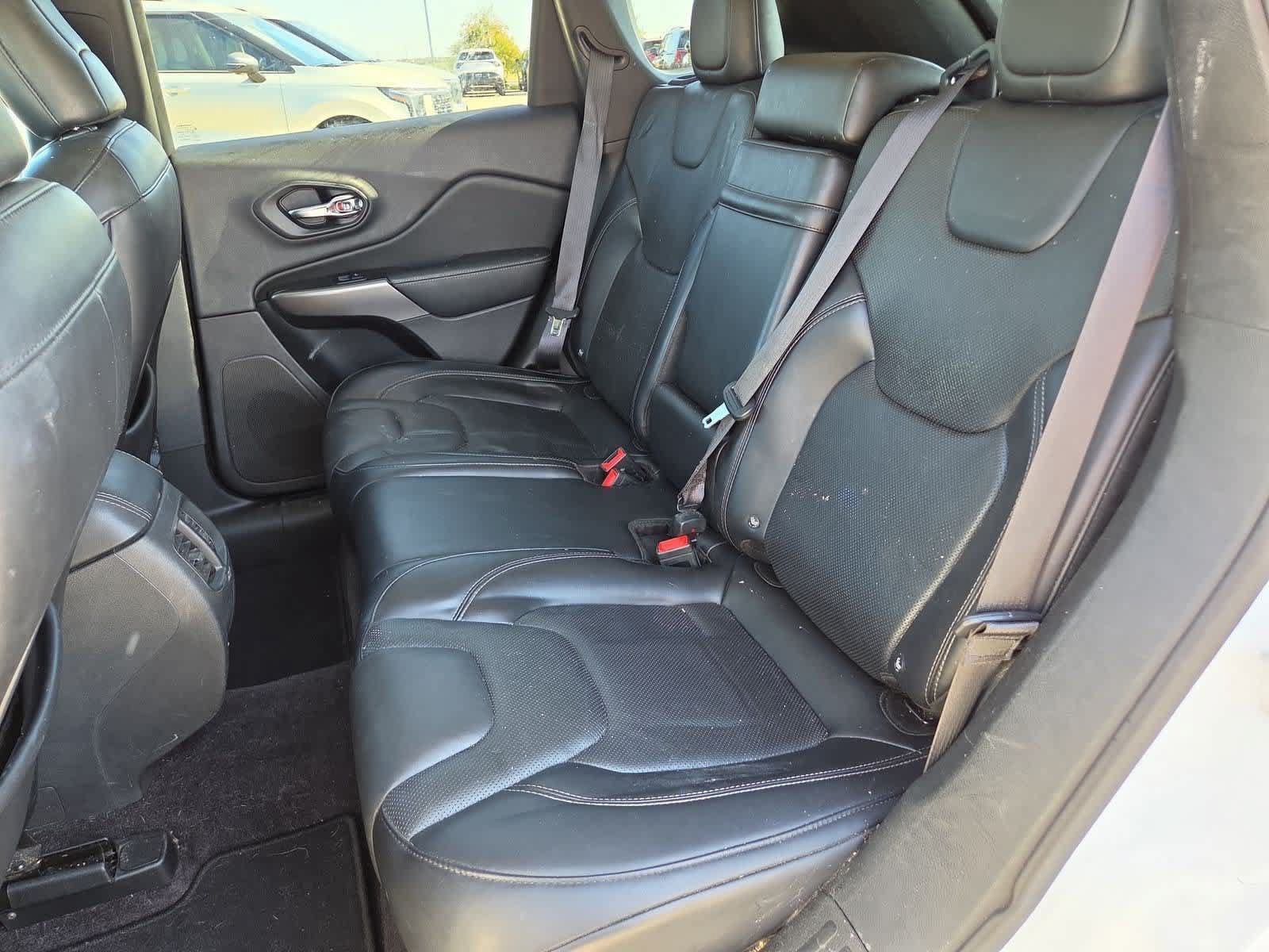 Used 2019 Jeep Cherokee Limited AWD/4WD image 19