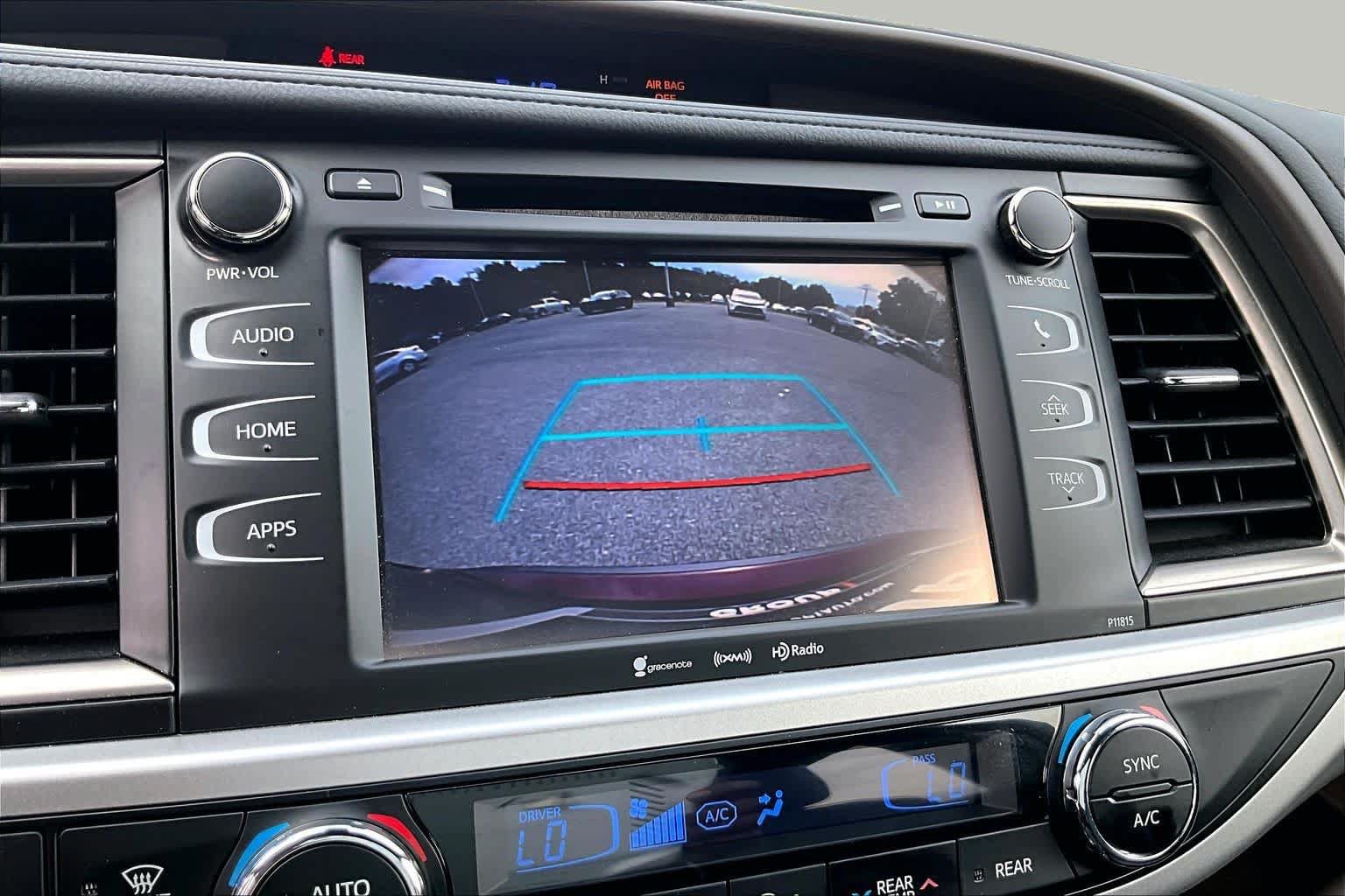 Used 2019 Toyota Highlander Plus AWD/4WD image 22
