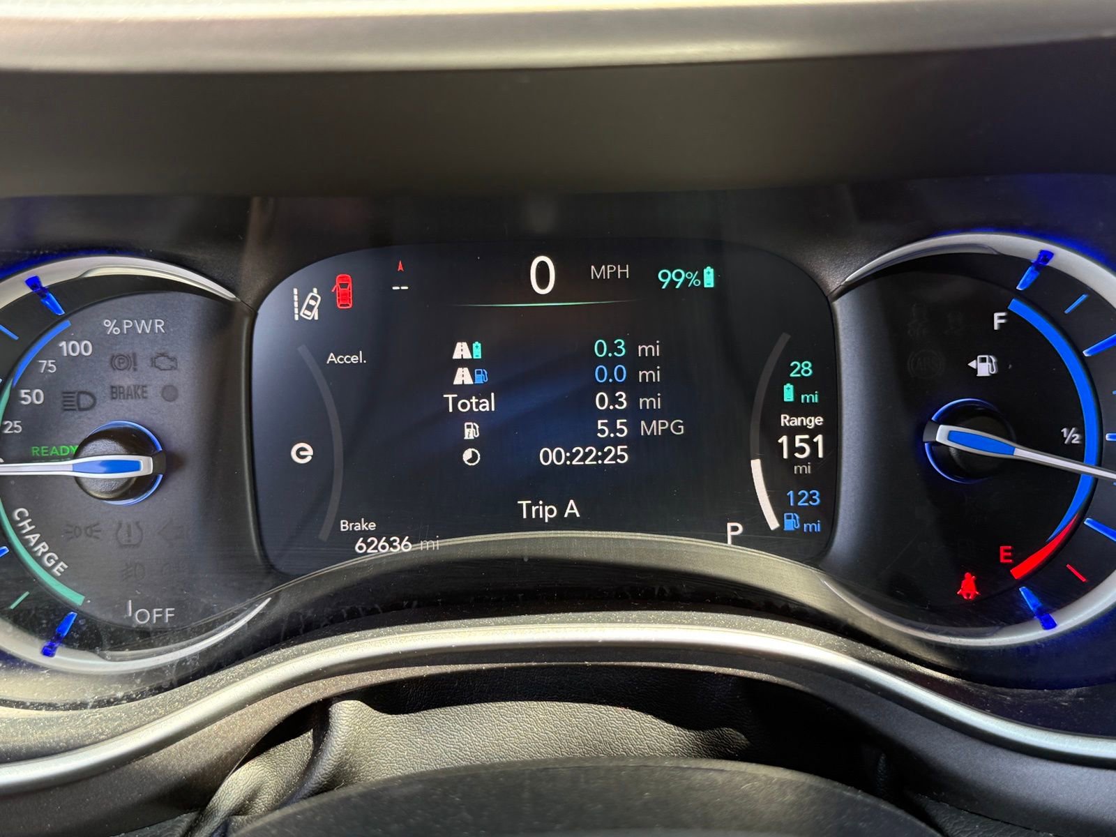 Used 2023 Chrysler Pacifica Touring-L image 32