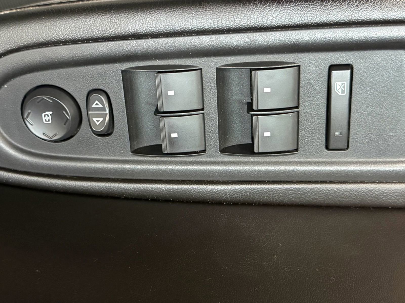 Used 2015 GMC Acadia SLT w/ Open Road Package image 29