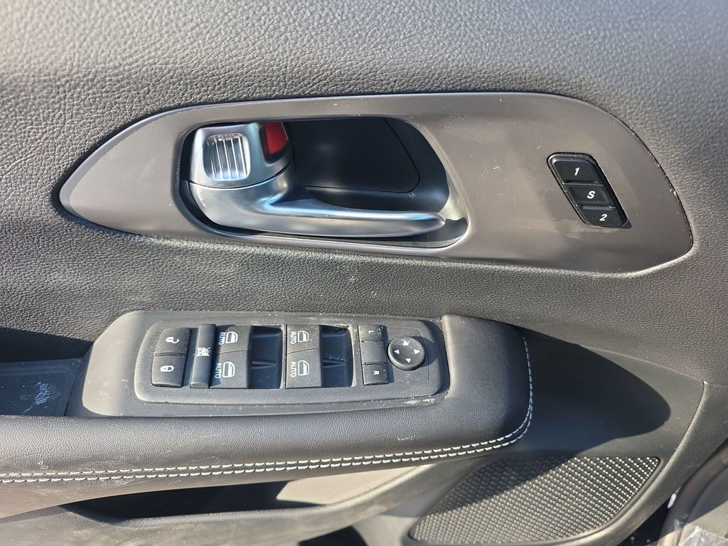 New 2026 Chrysler Pacifica Select AWD/4WD image 12