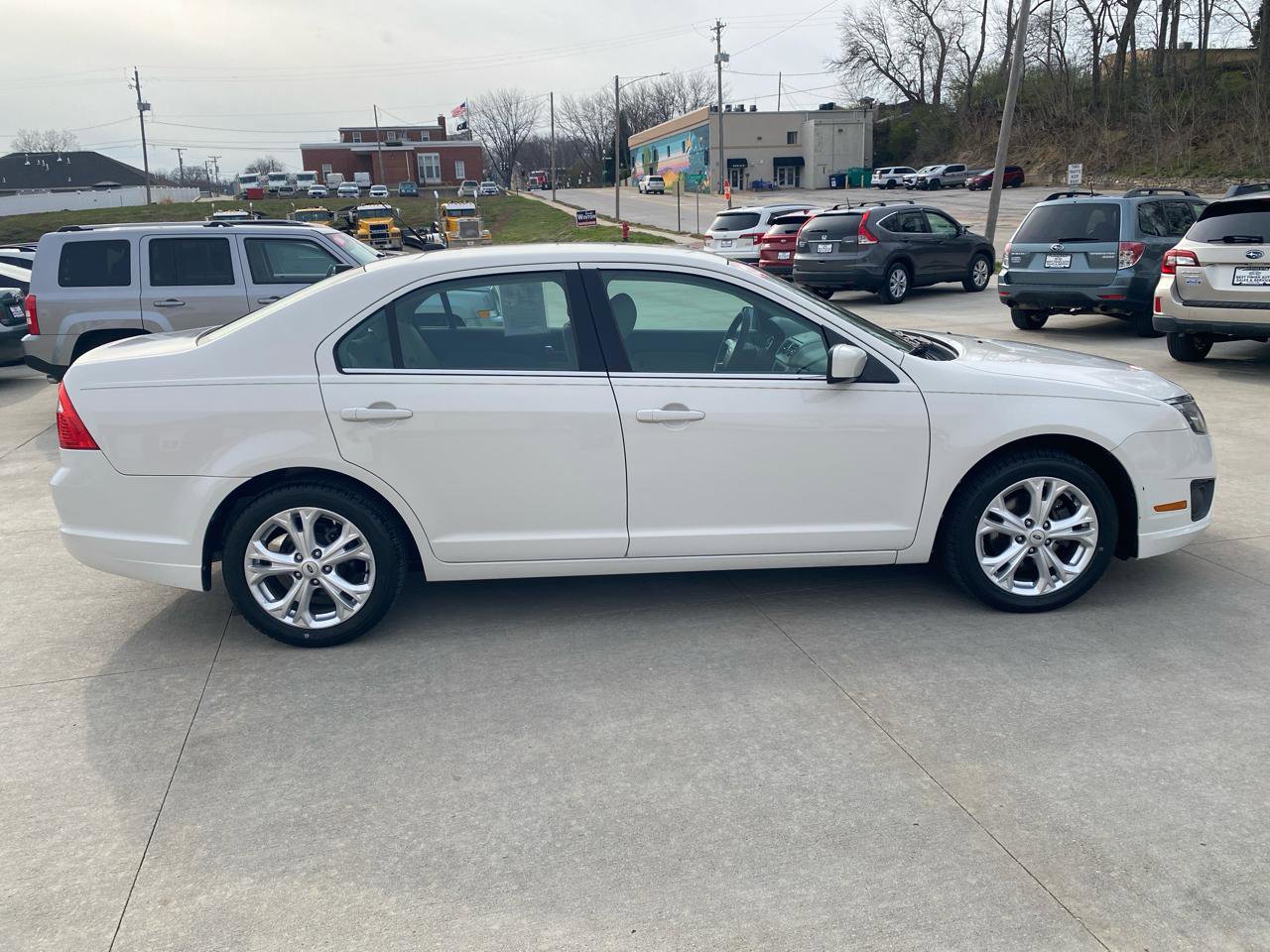Used 2012 Ford Fusion SE FWD image 5