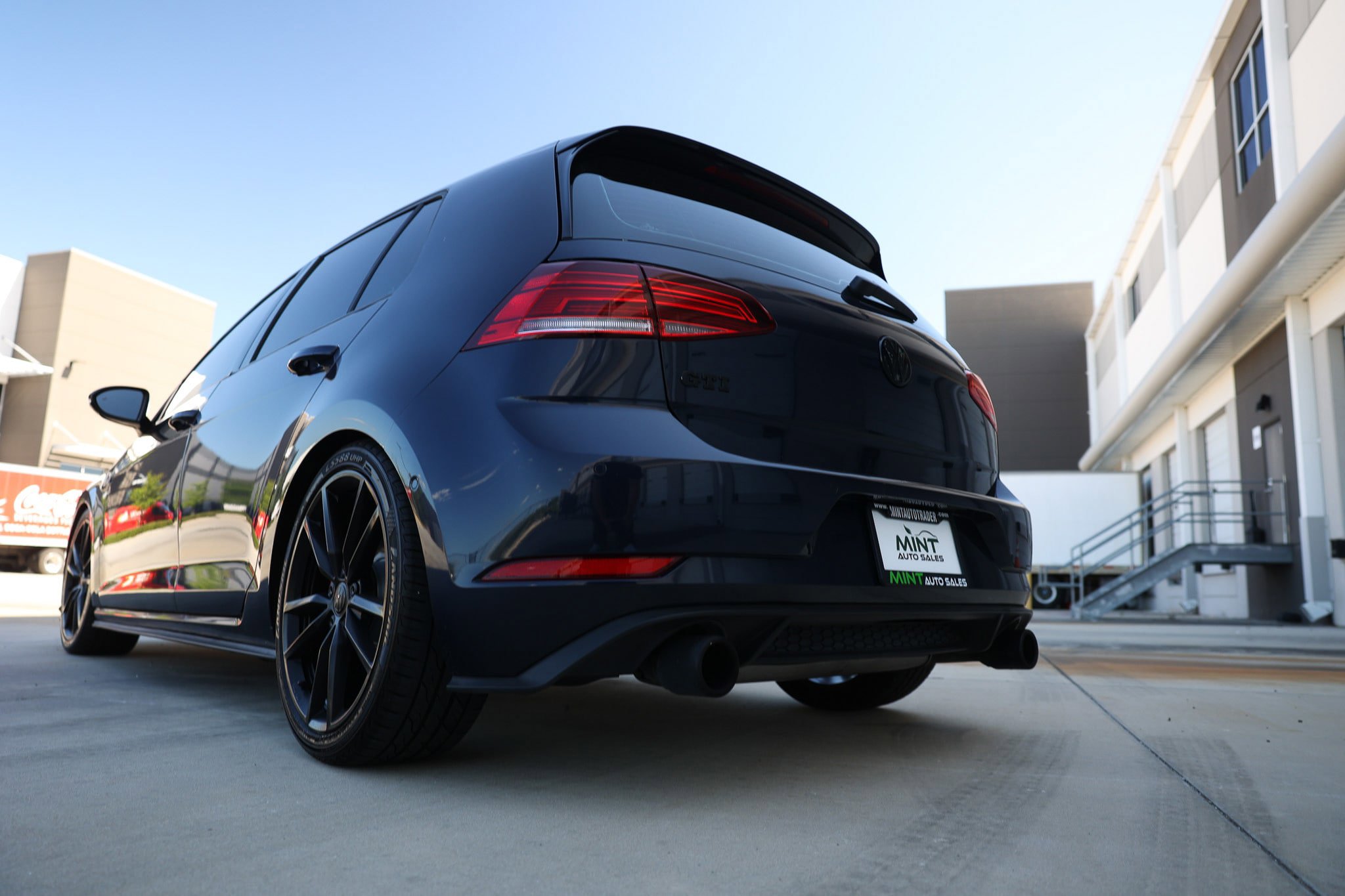 Used 2018 Volkswagen GTI Autobahn FWD image 40