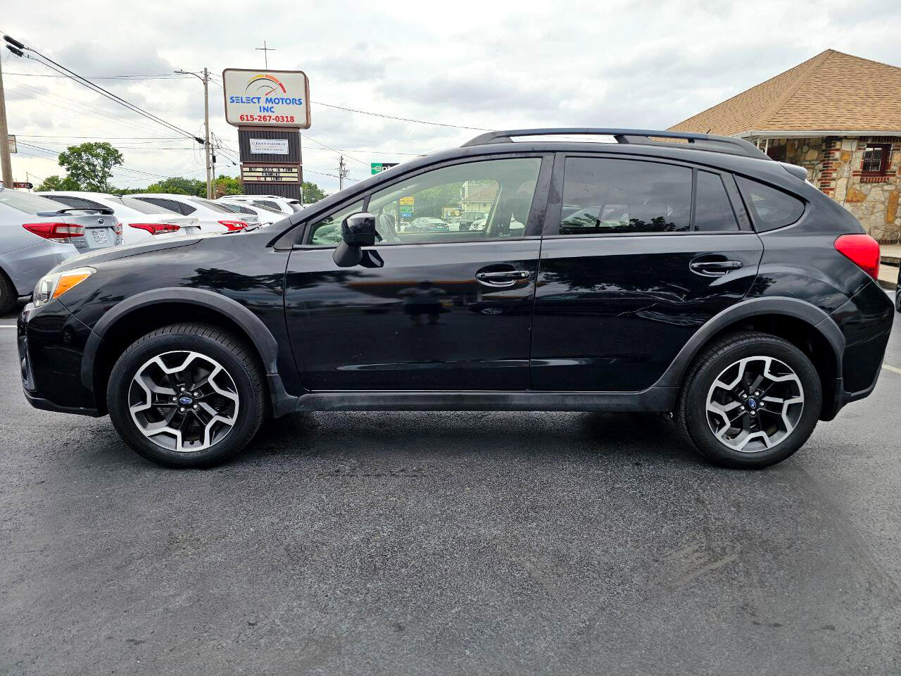 Used 2017 Subaru Crosstrek 2.0i Premium image 3