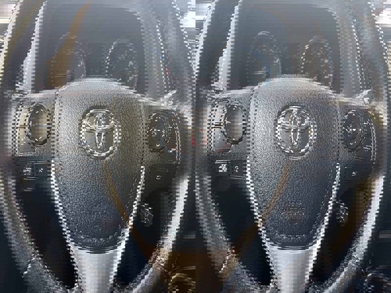 Used 2018 Toyota RAV4 Adventure image 9