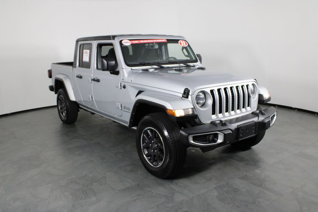 Used 2023 Jeep Gladiator Overland image 14