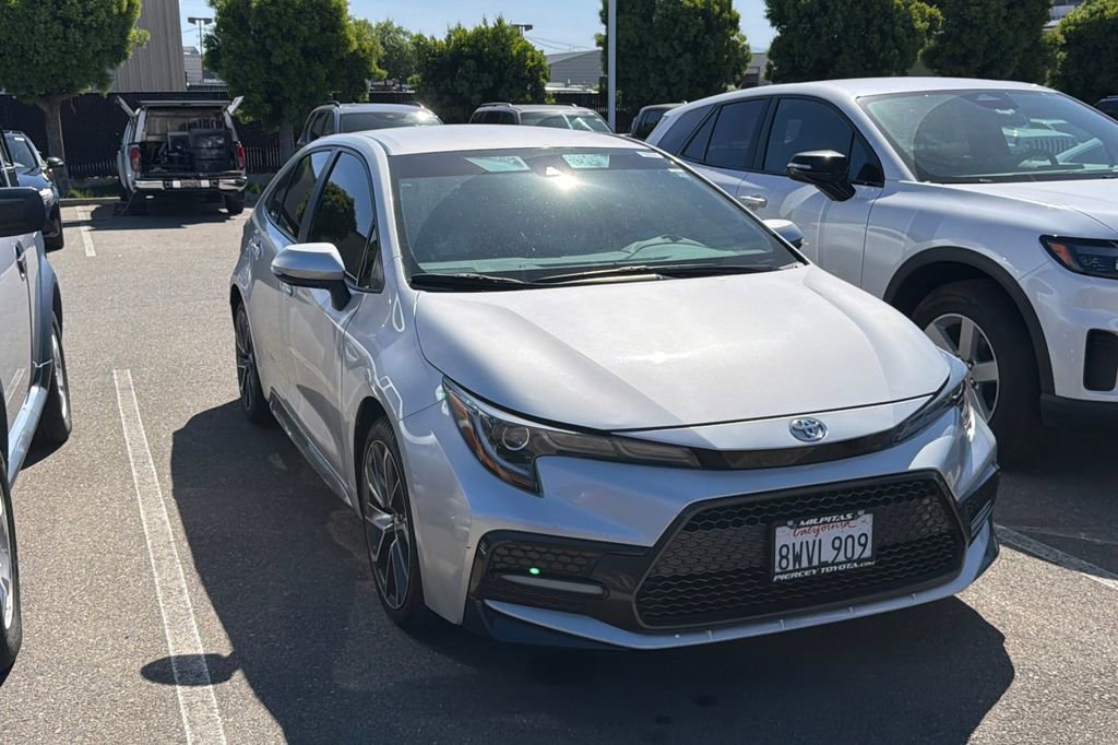 Used 2021 Toyota Corolla SE image 2