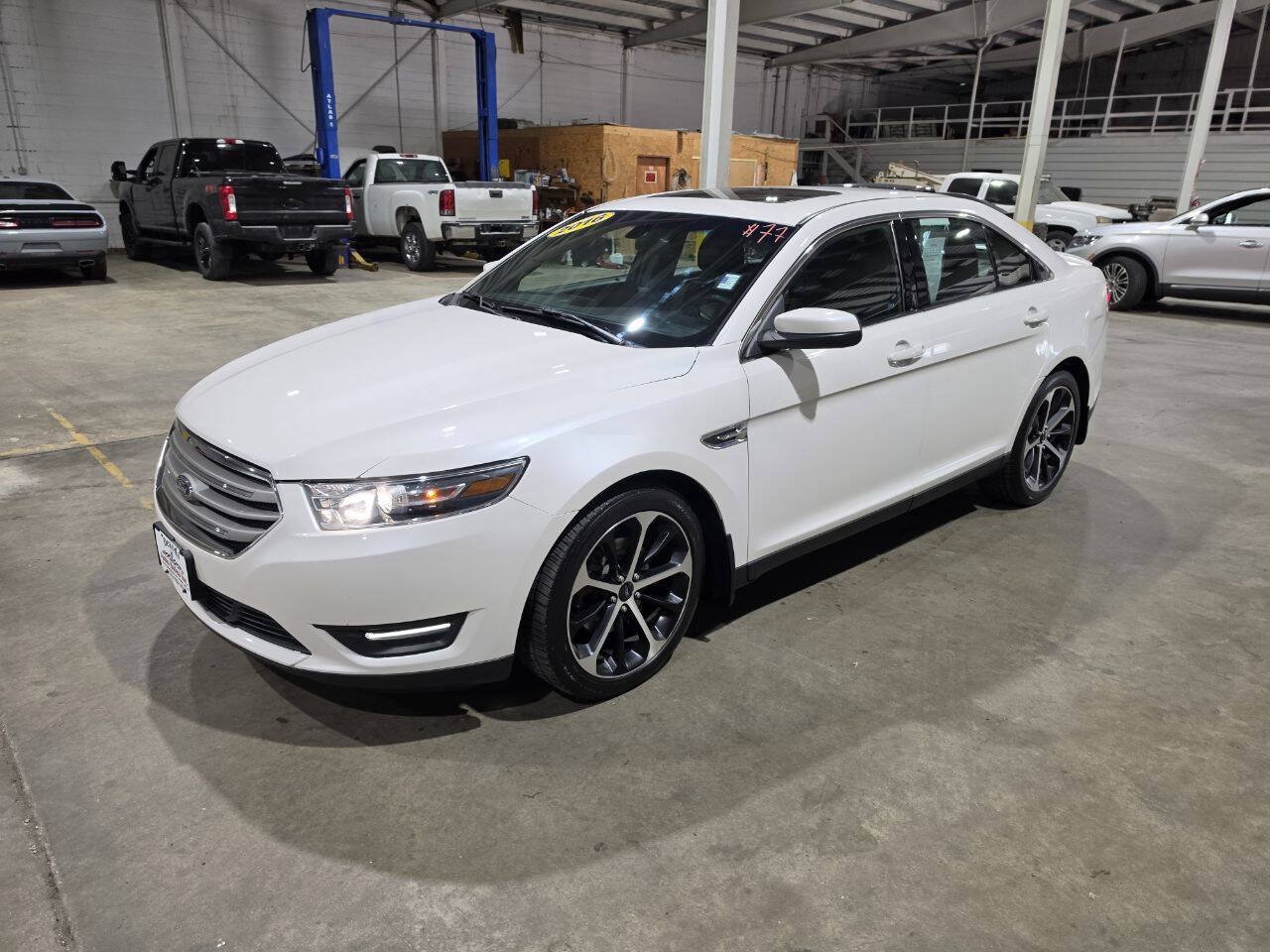 Used 2016 Ford Taurus SEL FWD image 2