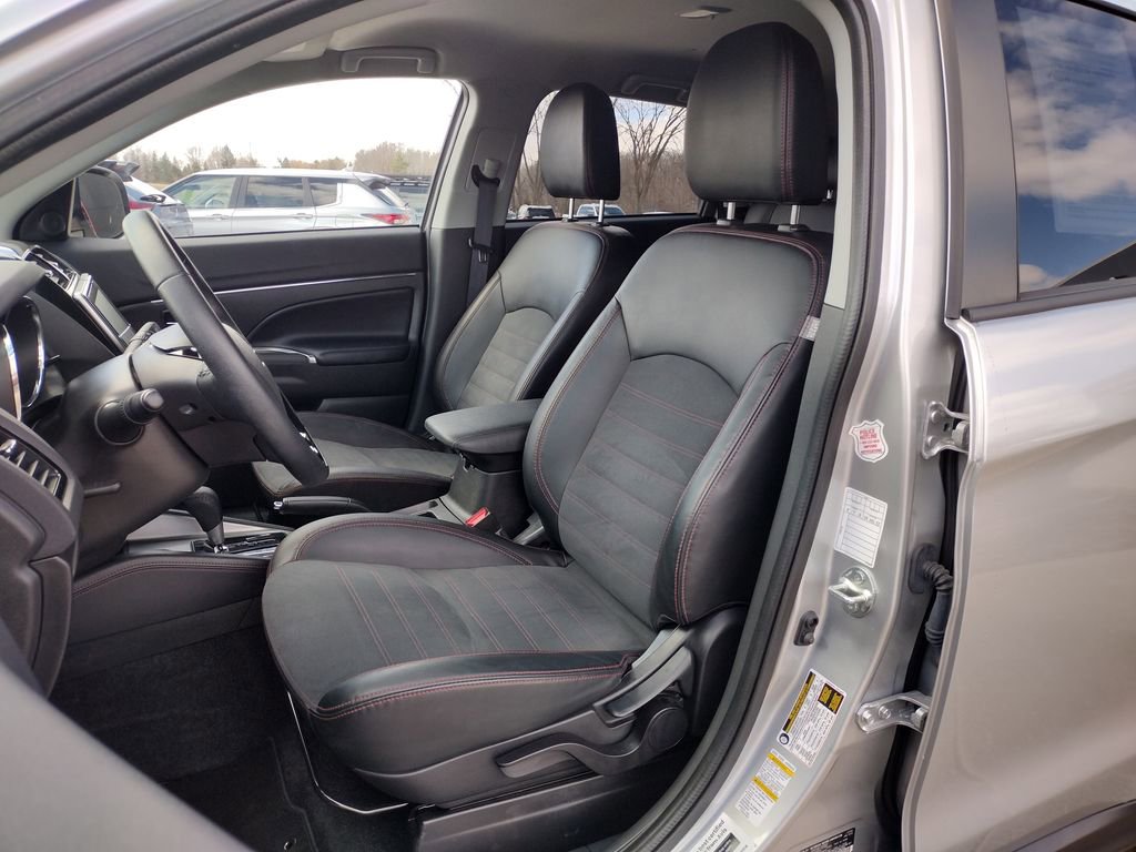 Used 2025 Mitsubishi Outlander Sport SE image 10