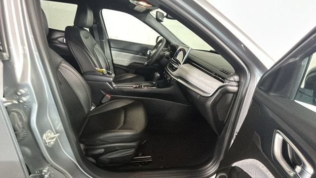Used 2024 Jeep Compass Latitude AWD/4WD image 30