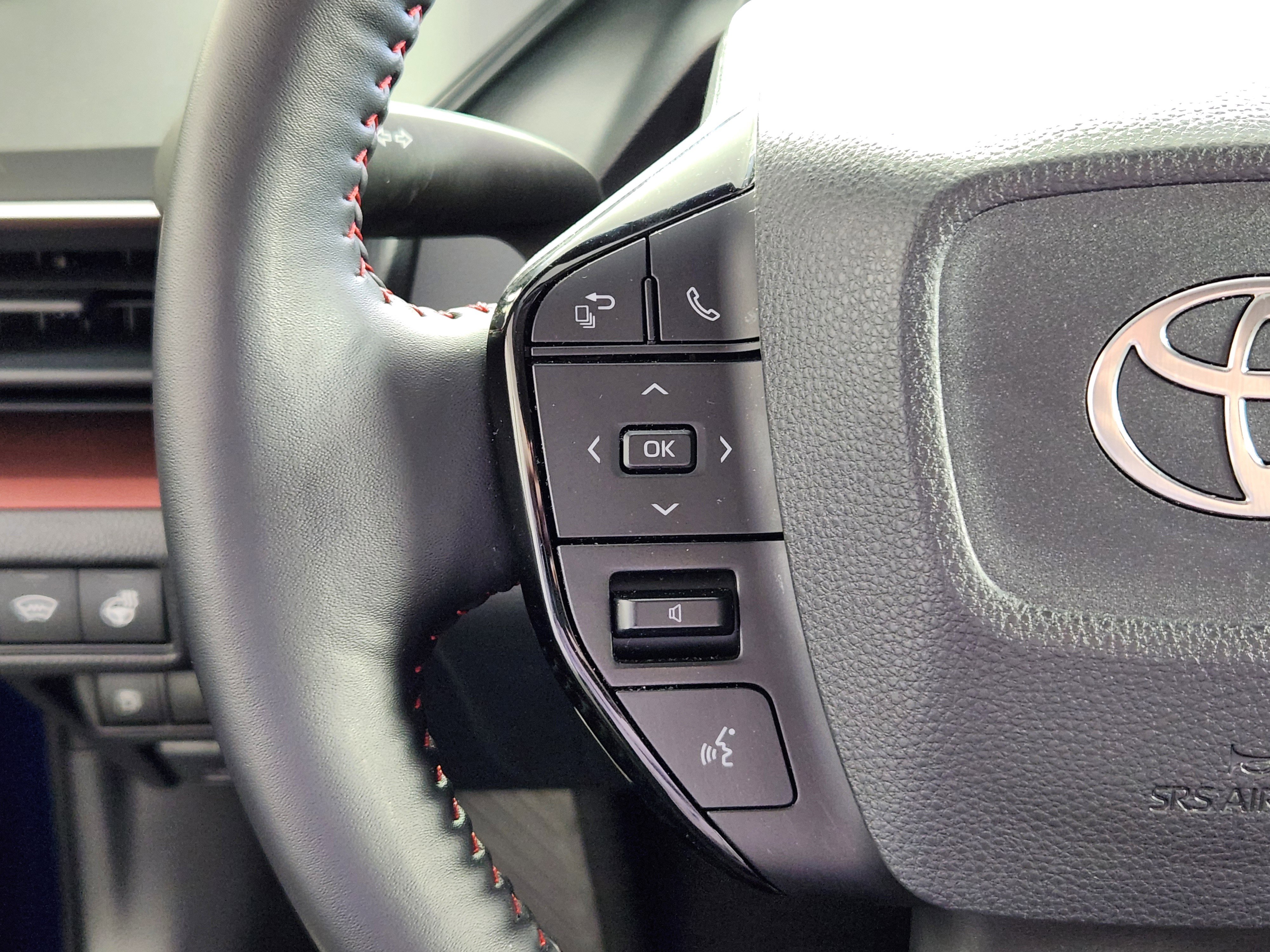 Used 2025 Toyota Prius Plug-In Hybrid image 19