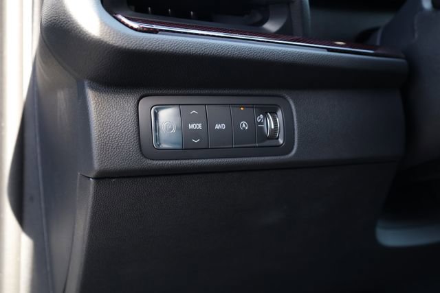 Used 2025 Chevrolet Traverse Z71 w/ Driver Confidence Package image 14