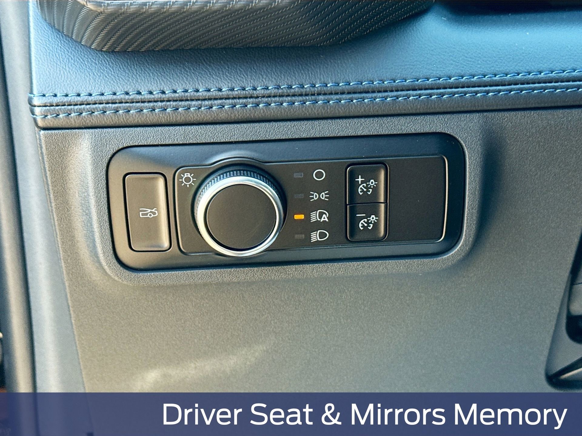 New 2025 Ford Mustang Dark Horse image 15