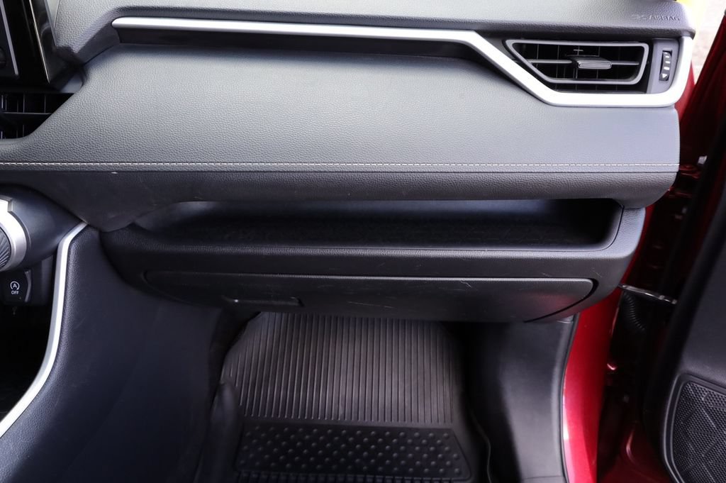 Certified 2021 Toyota RAV4 LE AWD/4WD image 38