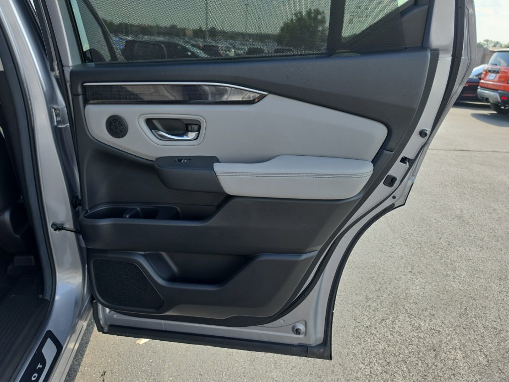 Used 2025 Honda Pilot Elite image 30