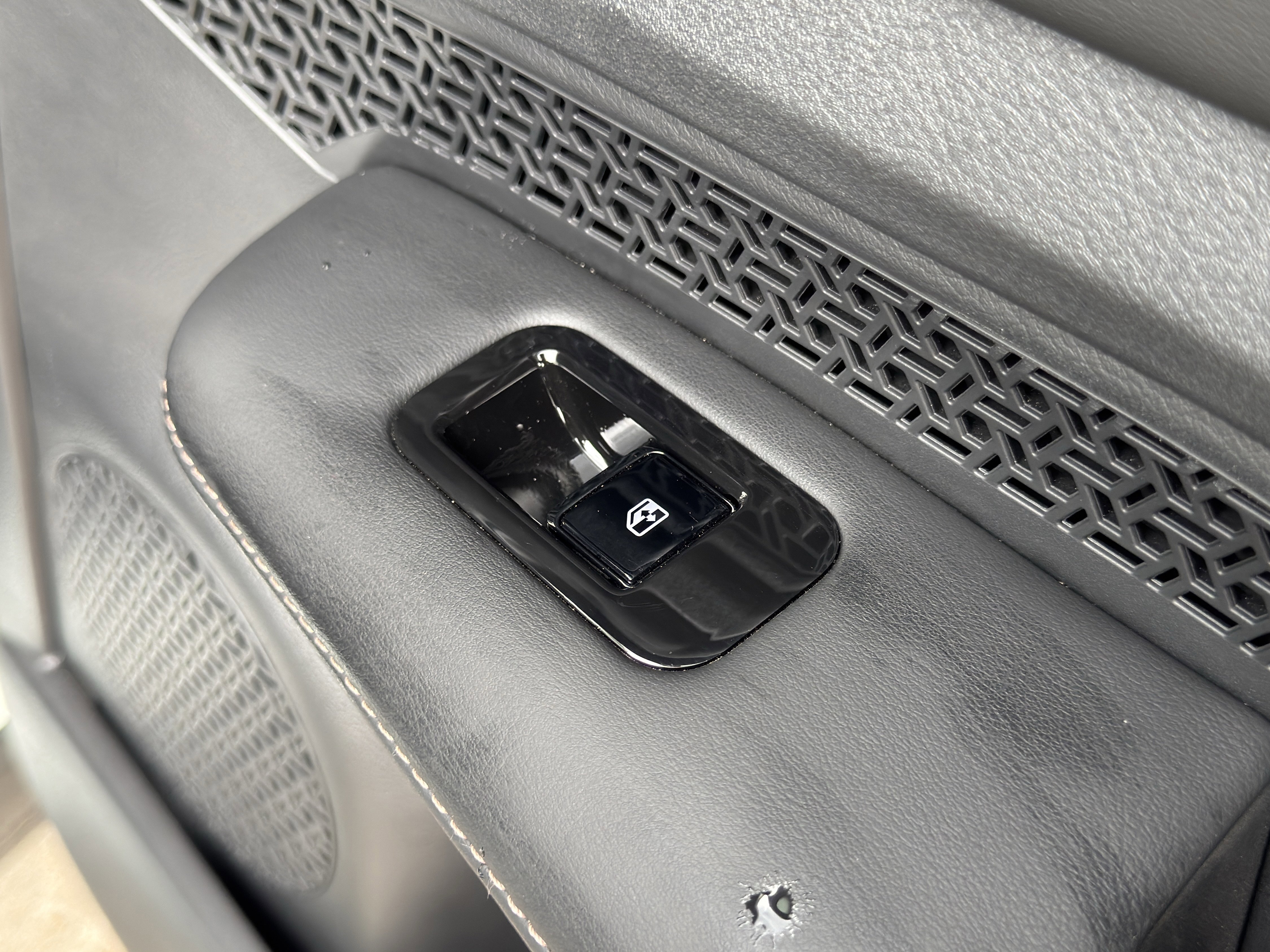 Used 2025 Nissan Ariya FWD image 55