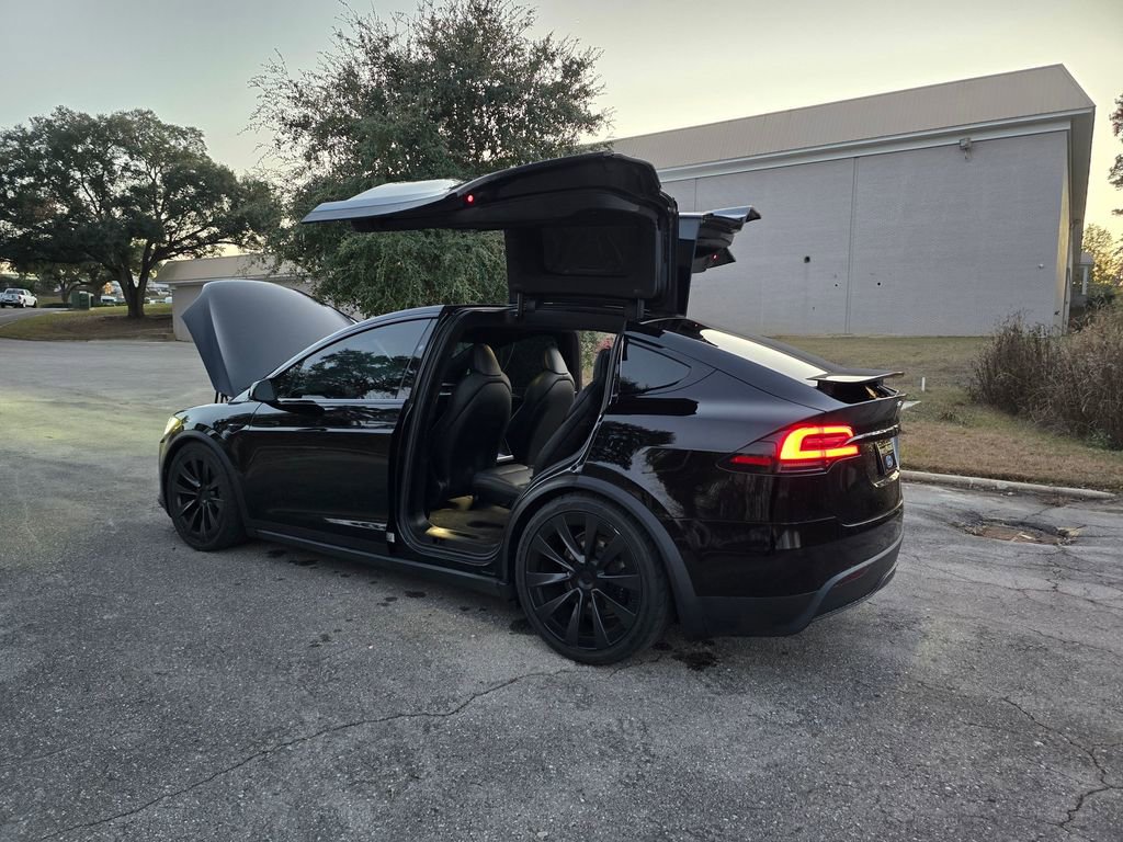 Used 2022 Tesla Model X Plaid image 18