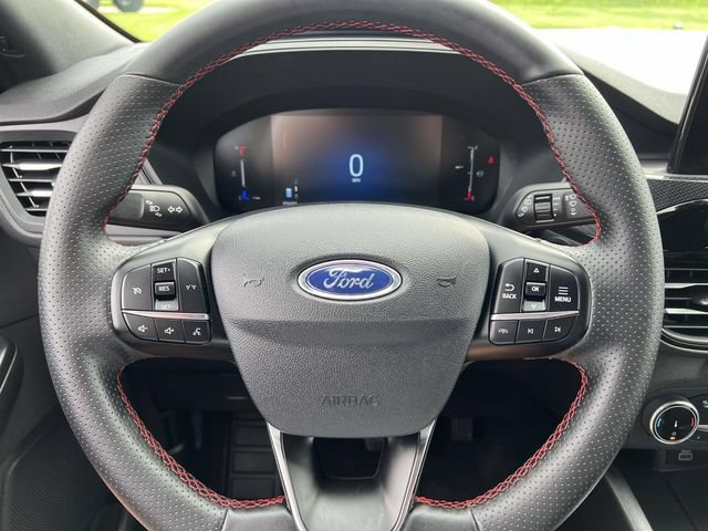 Certified 2025 Ford Escape ST-Line AWD/4WD image 16