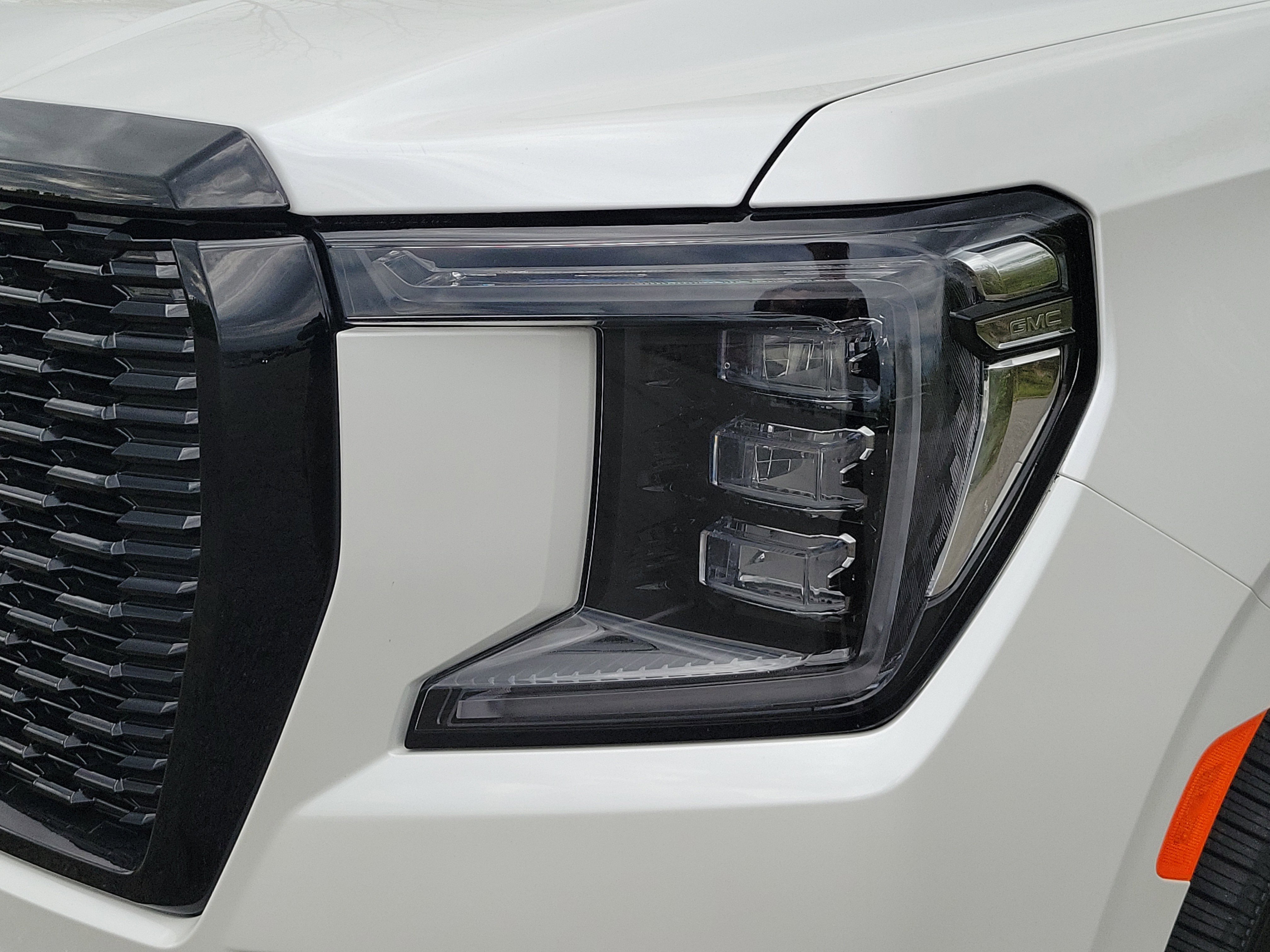 Used 2021 GMC Yukon Denali AWD/4WD image 9