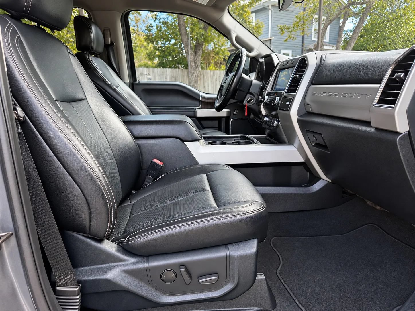 Used 2021 Ford F250 Lariat w/ FX4 Off-Road Package AWD/4WD image 14
