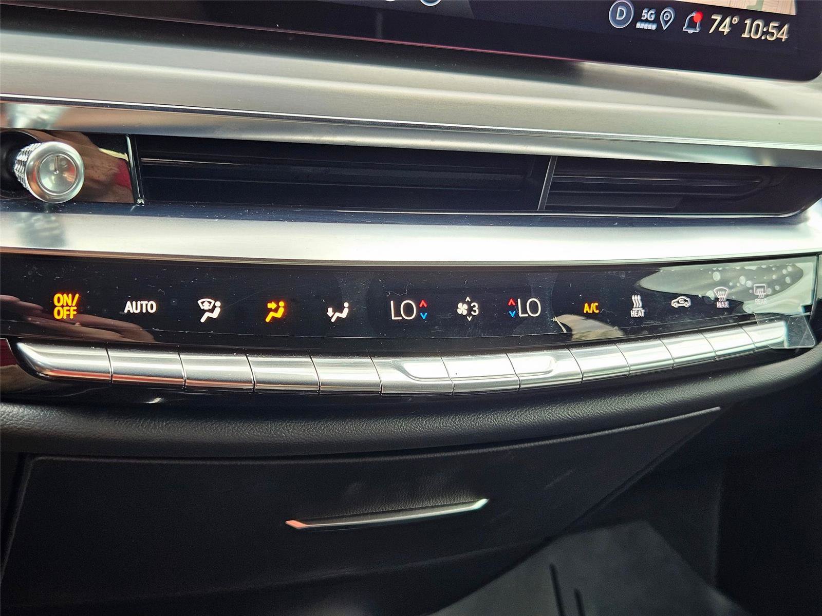New 2026 Cadillac Lyriq V w/ LPO, Floor Liner Package AWD/4WD image 18
