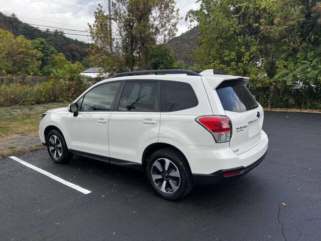 Used 2018 Subaru Forester 2.5i Premium w/ All-Weather Package image 6
