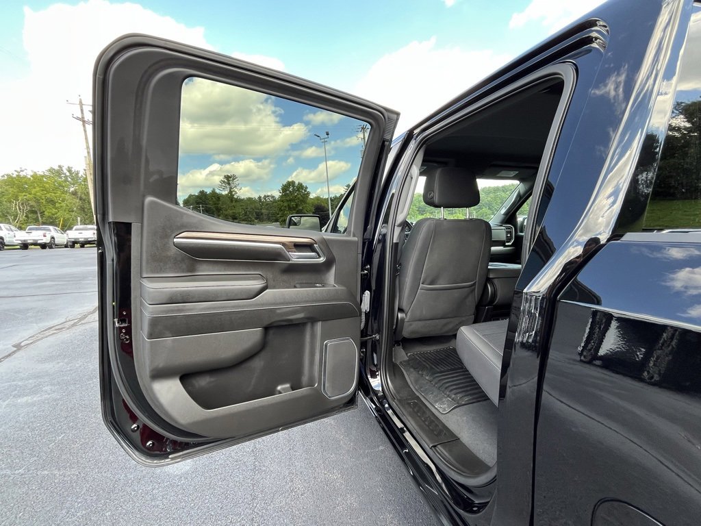 Used 2023 Chevrolet Silverado 1500 LT image 13