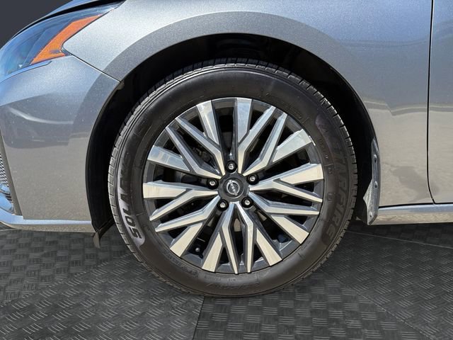 Used 2024 Nissan Altima 2.5 SV FWD image 13