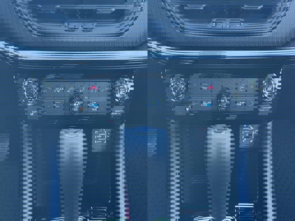 New 2026 Jeep Compass Latitude w/ Sun and Sound Group image 18