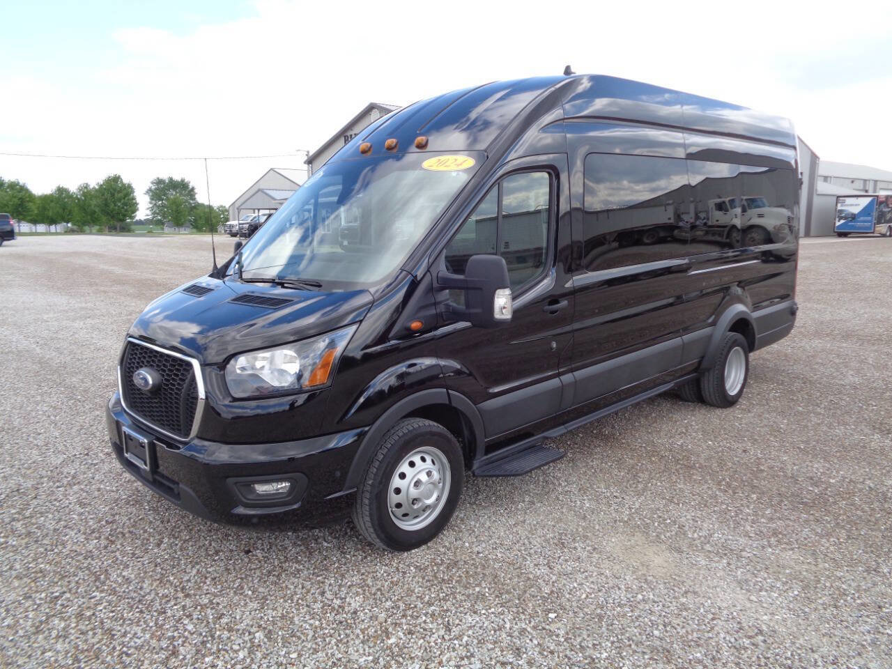 Used 2024 Ford Transit 350 XLT RWD image 1