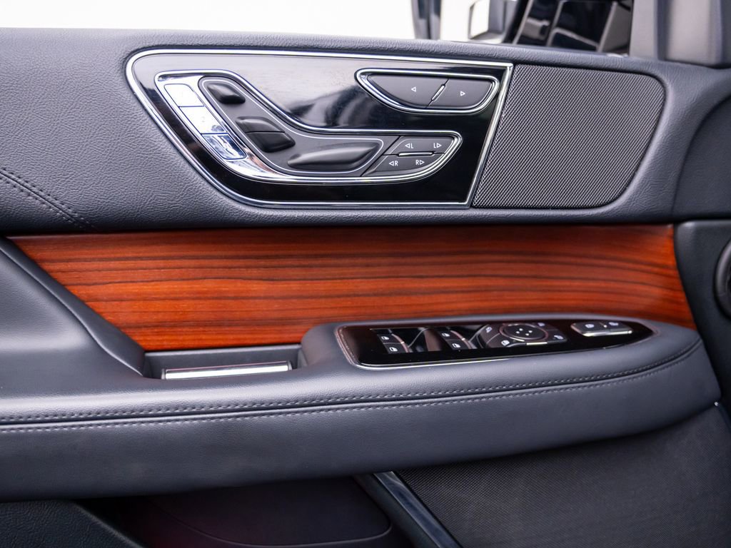 Used 2024 Lincoln Navigator Reserve image 13