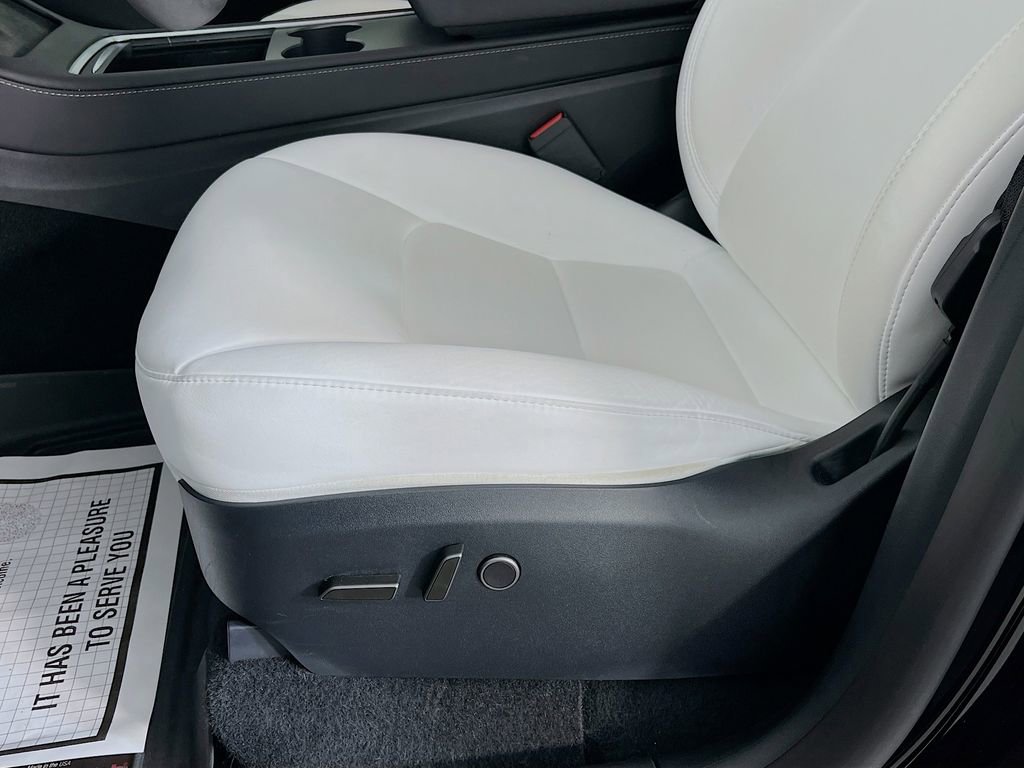 Used 2024 Tesla Model Y Performance image 22