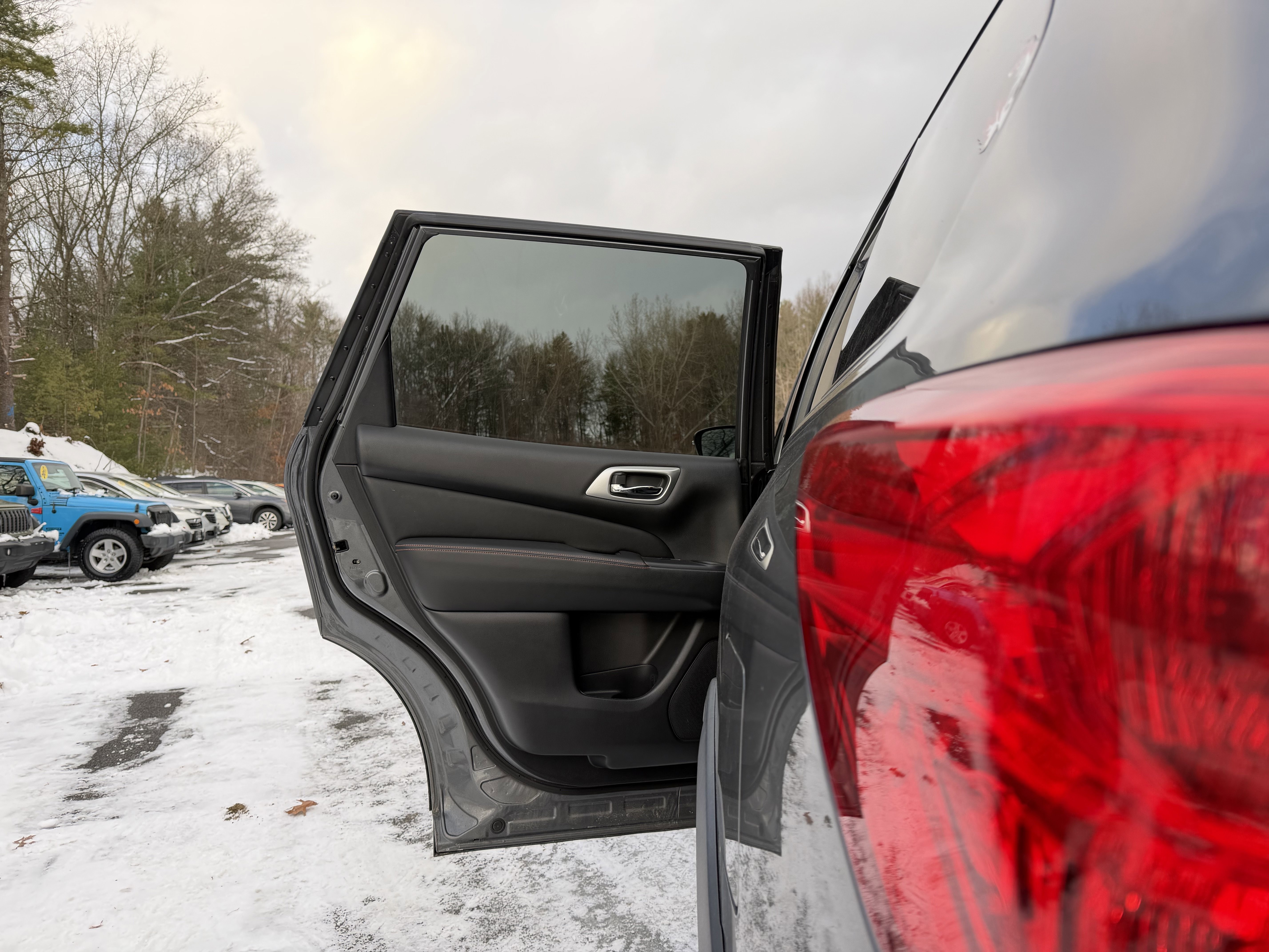 Used 2020 Nissan Pathfinder SV w/ Rock Creek Edition image 25