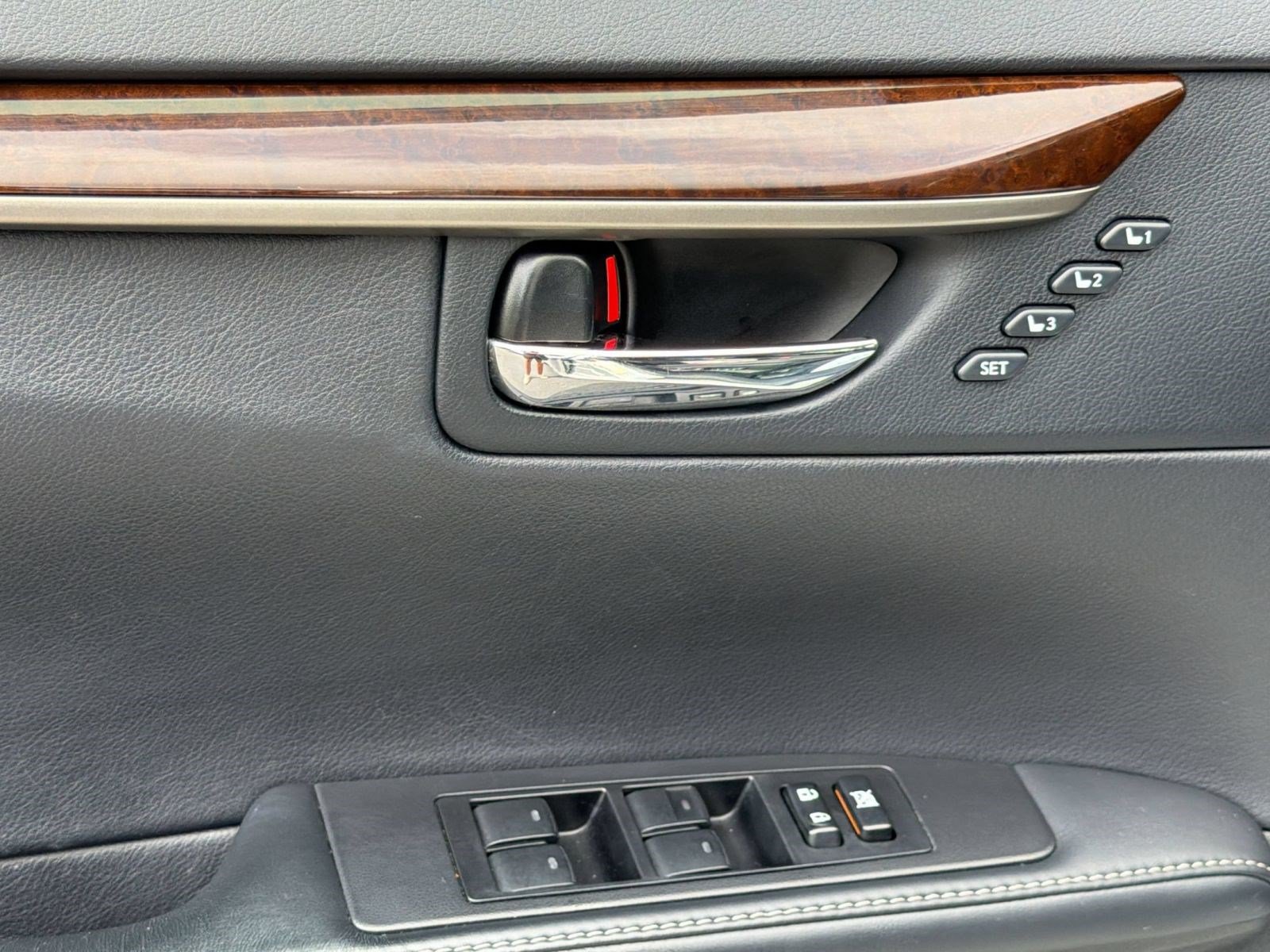 Used 2015 Lexus ES 350 w/ Premium Package FWD image 15