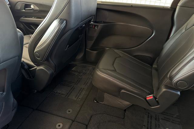 New 2026 Chrysler Pacifica Select image 9