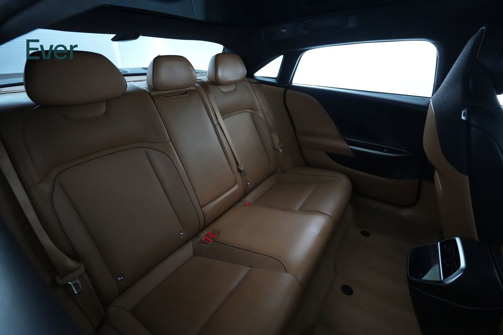 Used 2023 Lucid Air Touring image 5