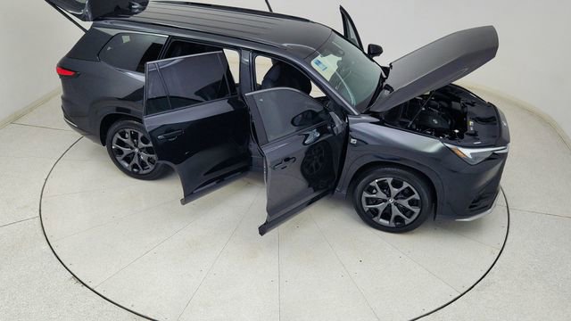 Used 2026 Lexus TX 500h AWD w/ Technology Package image 82