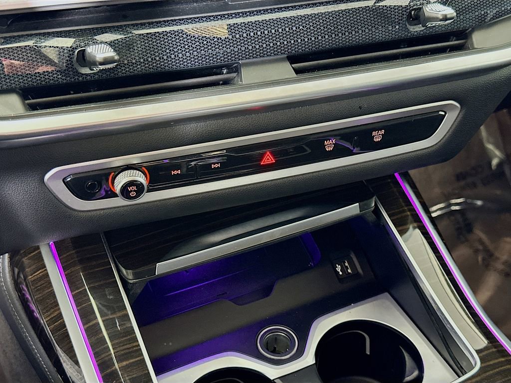 Used 2024 BMW X7 xDrive40i image 27