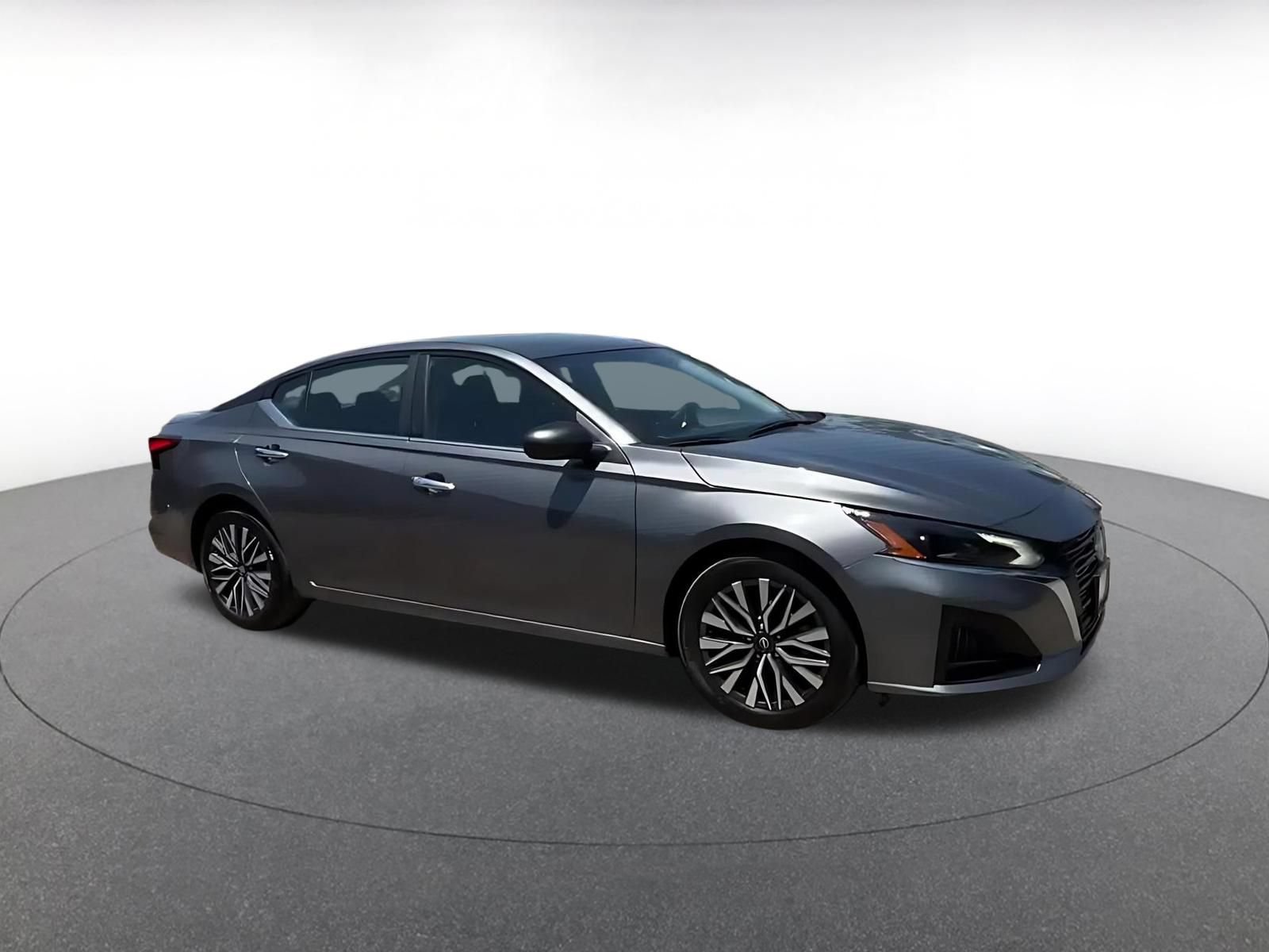 Used 2025 Nissan Altima 2.5 SV FWD video 2