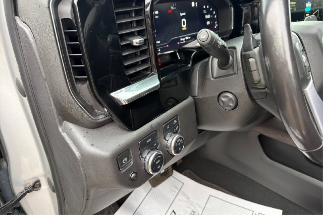 Used 2022 GMC Sierra 1500 SLT w/ SLT Premium Package AWD/4WD image 16