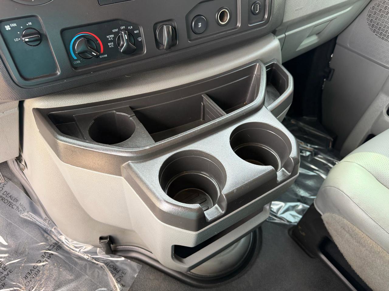 Used 2014 Ford E-150 and Econoline 150 w/ Power Group image 22