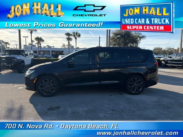 Used 2019 Chrysler Pacifica Limited image 4