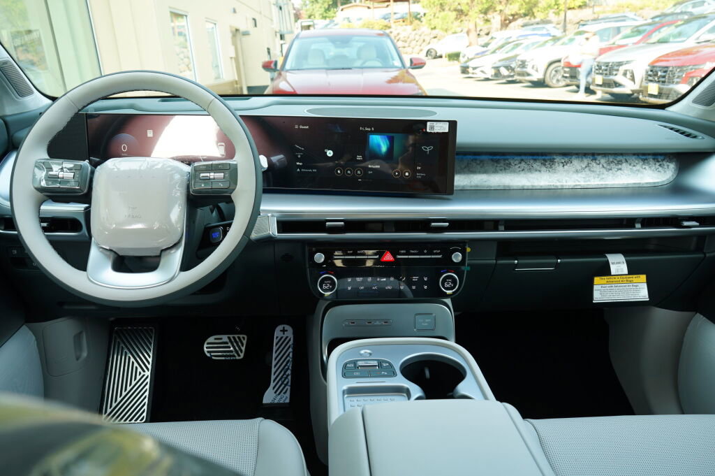 New 2026 Hyundai Ioniq 9 Calligraphy image 10