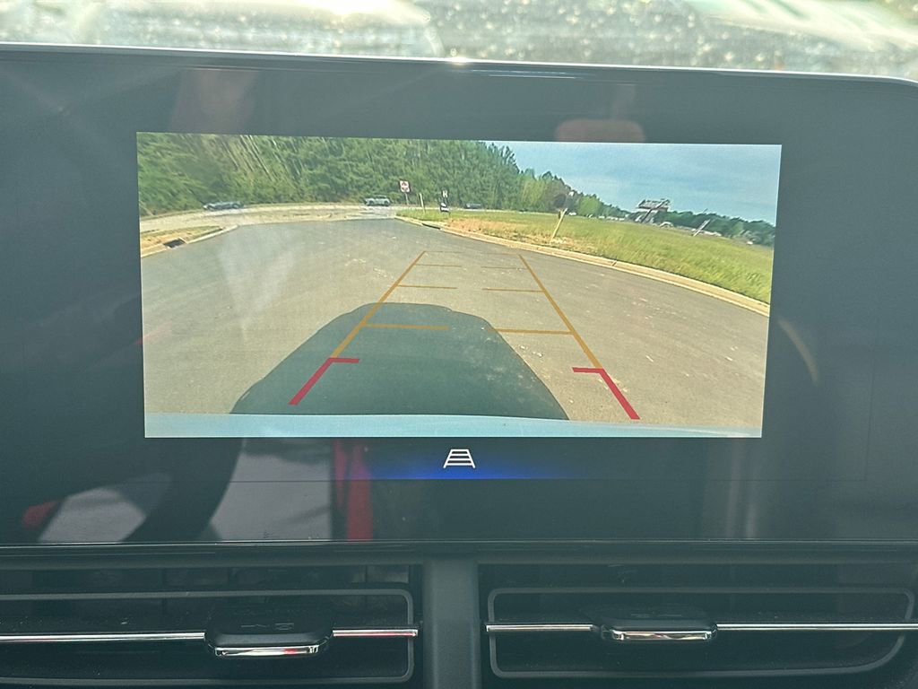 Used 2025 Chevrolet Trax ACTIV w/ Driver Confidence Package image 29