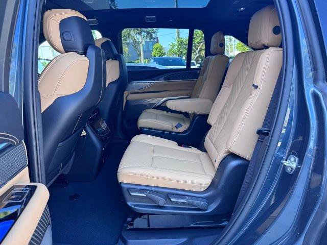 New 2025 Cadillac Escalade IQ Luxury 2 w/ LPO, Radiant Package image 29