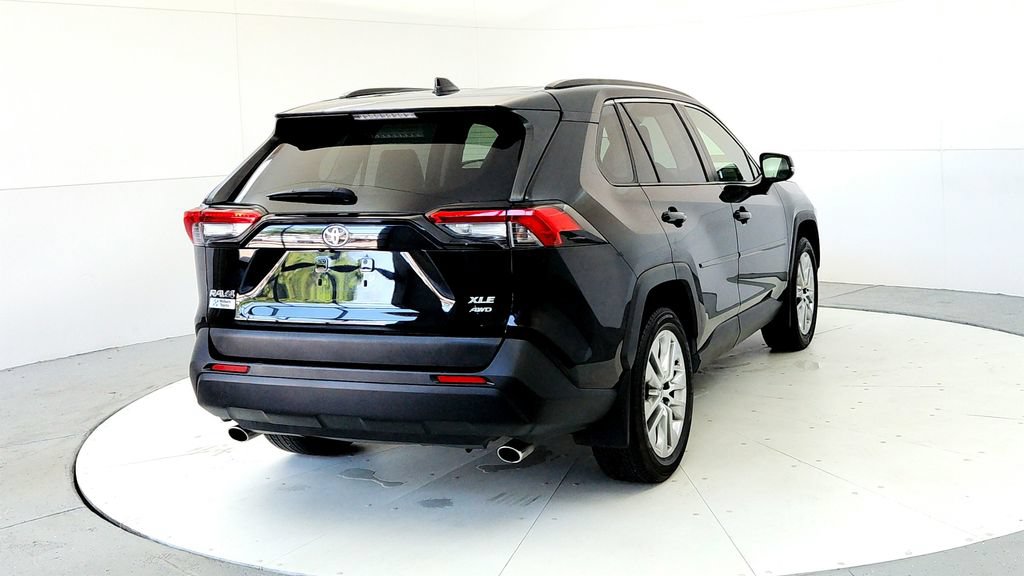 Used 2021 Toyota RAV4 XLE Premium AWD/4WD image 5