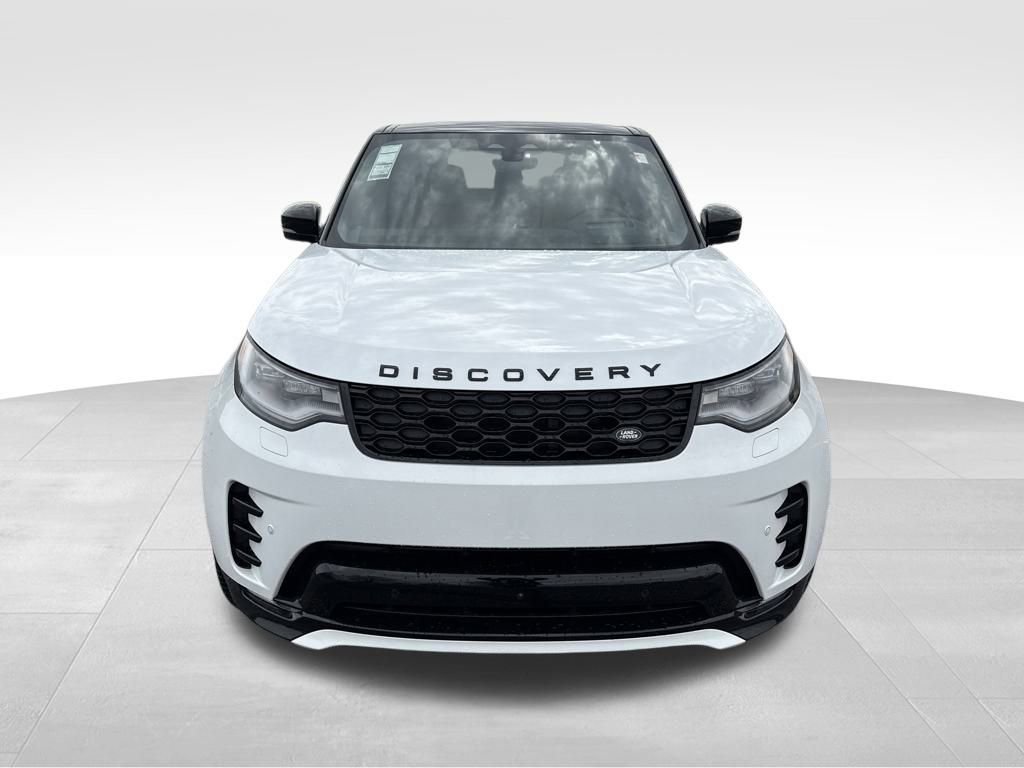 Used 2025 Land Rover Discovery Dynamic SE image 4