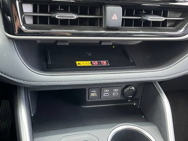 Used 2025 Toyota Highlander XLE FWD image 29
